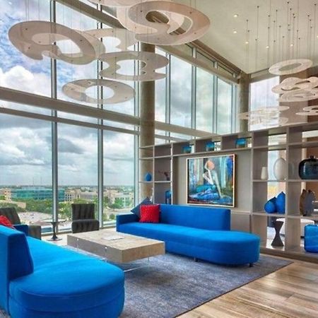 Luxury Highrise In Midtown - Skyline Views And Chic Decor Apartment Houston Bagian luar foto