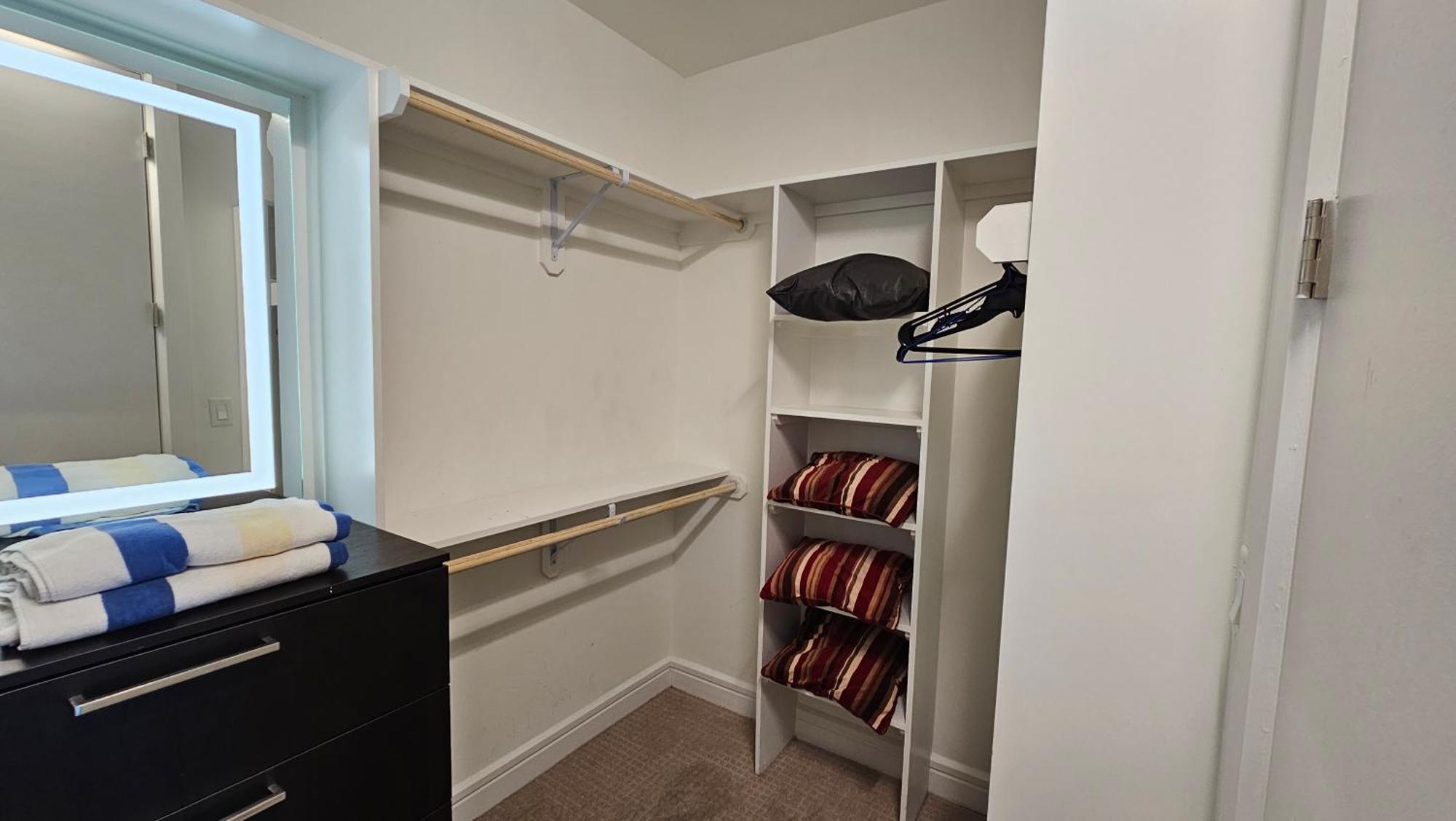 Luxury Highrise In Midtown - Skyline Views And Chic Decor Apartment Houston Bagian luar foto